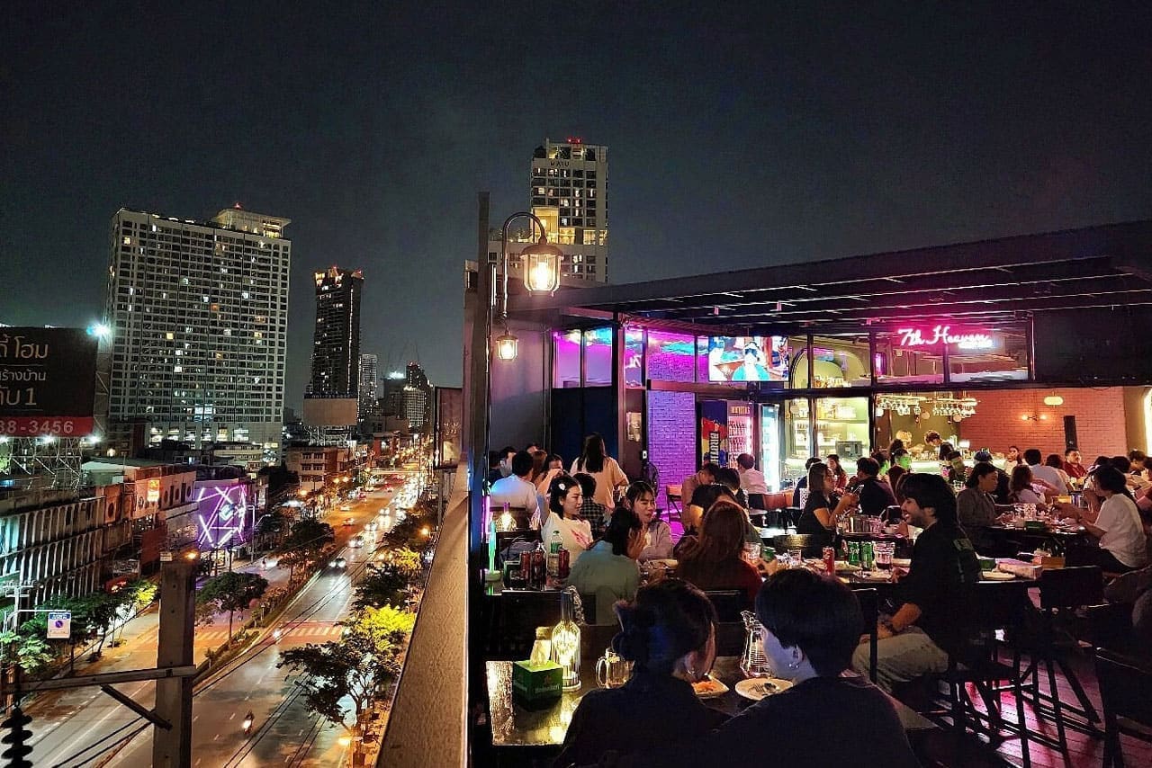7th Heaven Roof Bar rooftop in Chatuchak, Bangkok