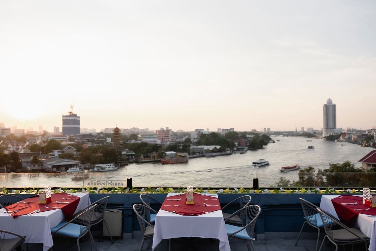 River Vibe Bar & Restaurant rooftop in Talat Noi, Bangkok